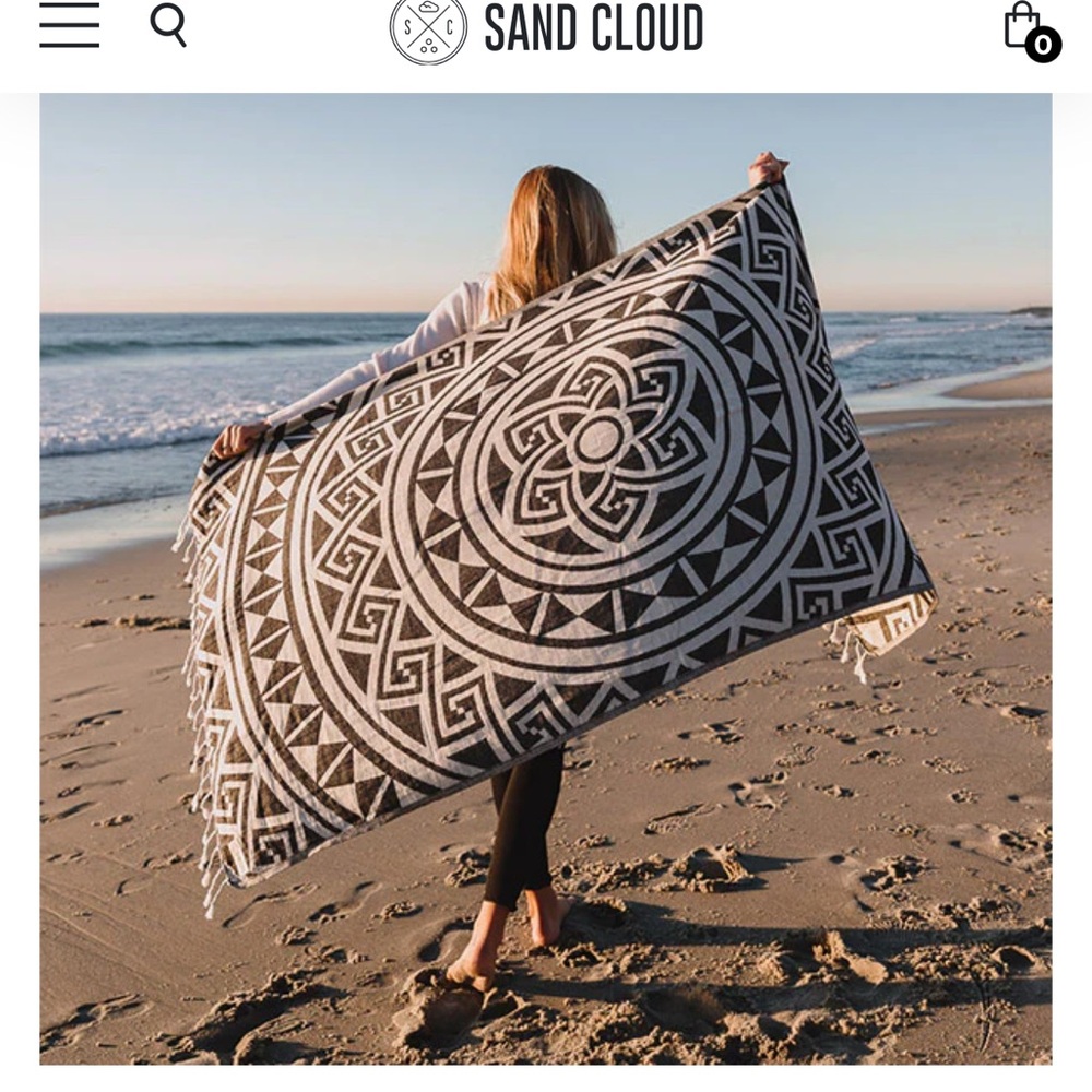 Sandcloud Mandala beach towel black and white with tassels- EUC